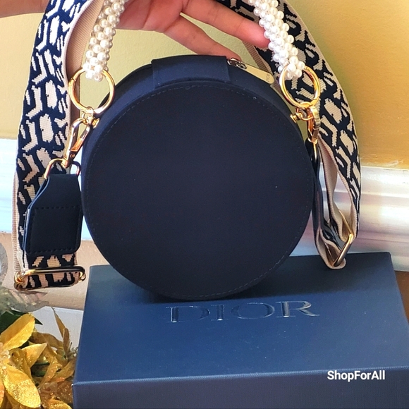 💥💥 Dior Vanity Pouch Makeup Case with inner mirror Black circular 15×7c - Picture 9 of 15